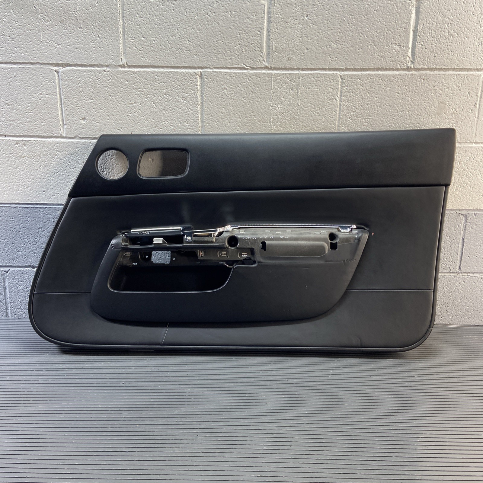 2016-2022 Rolls Royce Dawn RR6 Front Right Door Panel Leather Black OEM *NOTE*