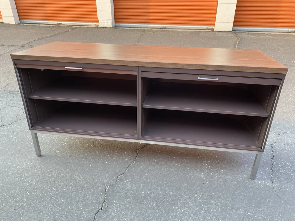 Aparador Steelcase Vintage Mediados de Siglo Moderno Metal Retro Tanker Credenza Foto 3 de 4
