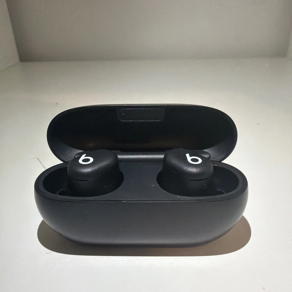 Beats Solo Buds, photo 1 of 5