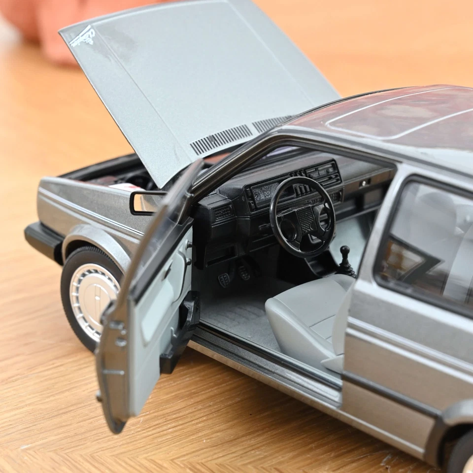 * VOLKSWAGEN GOLF C HAMPION 1990 Voiture gris métallisé car- 1/18 NOREV 188564 - Photo 4/4