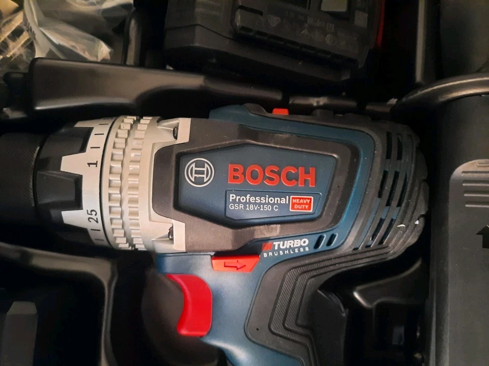 Perceuse visseuse sans fil Bosch Professional GSR 18V-150 Nm . 2 Batteries     - Photo 3/4