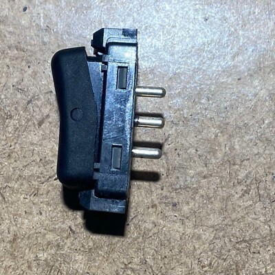 Genuine Mercedes-Benz W124 Interior Lighting Switch – OEM 1248209810 (Front Console)