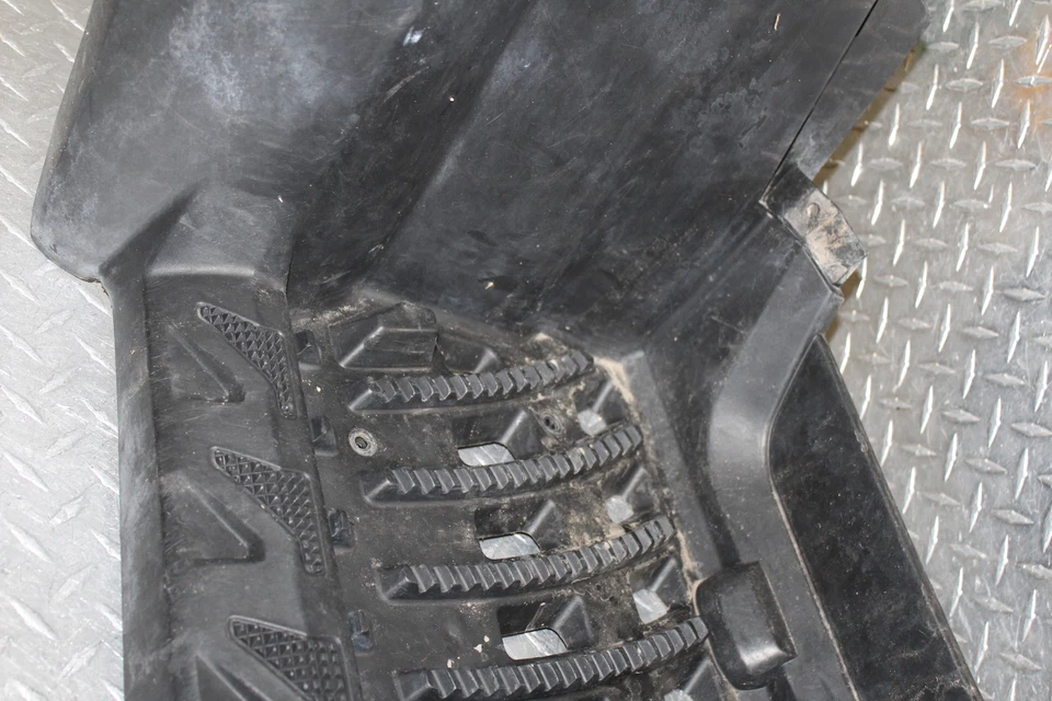 Polaris Sportsman XP 850 HO 2012 dirección asistida eléctrica protector contra salpicaduras de barro izquierdo espacio para los pies Foto 3 de 4