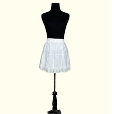 Forever 21 white pull on mini skirt size M