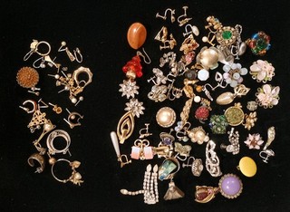 Vintage Costume Jewelry Parts Arts & Craft Slightly Damaged & Orphan Earrings