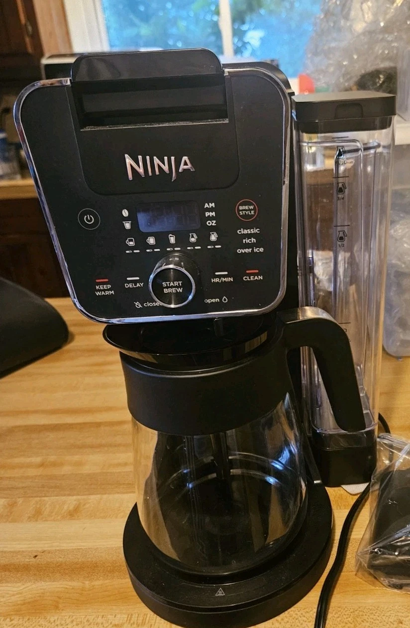 Ninja CFP Series 32 Coffee Maker Machine Complete With Carafe Used 2x