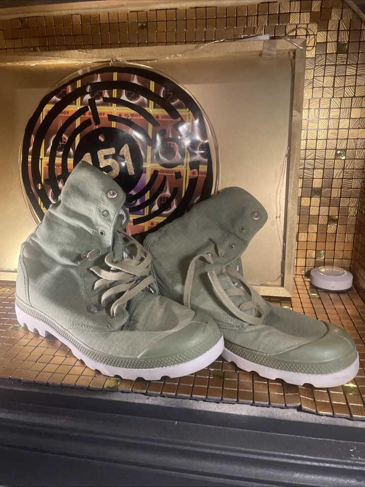 Palladium Pampa Zapatos Para Hombres Talla 14 Gris Lona Parte Superior Alta Punta de Goma Botas para Aire Libre Foto 2 de 4