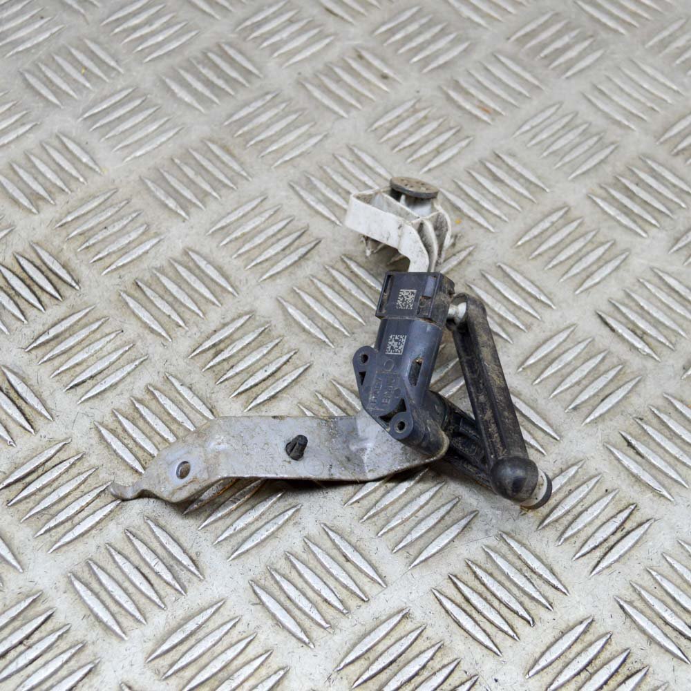 BMW 3 G20 330e xDrive Rear Left Height Level Sensor 6888955  