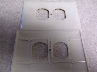 Slater Sta-Kleen Ivory Bakelite Art Deco 2-Socket Outlet Cover Plate Set of 2