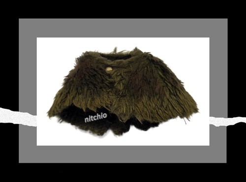 Mezco One:12 Aleister Gangreene – FUR PELT SHOULDER COVER 1/12 Scale Soft Goods