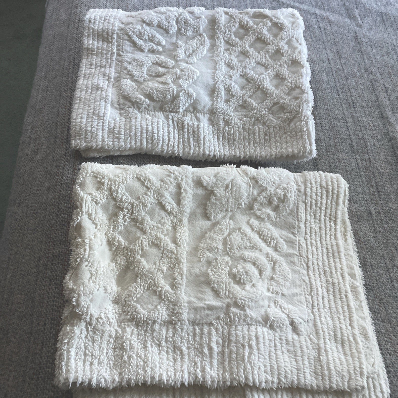 Vintage Jc Penny White Pillow Shams Chenille Standard  Set Of 2 Lovely