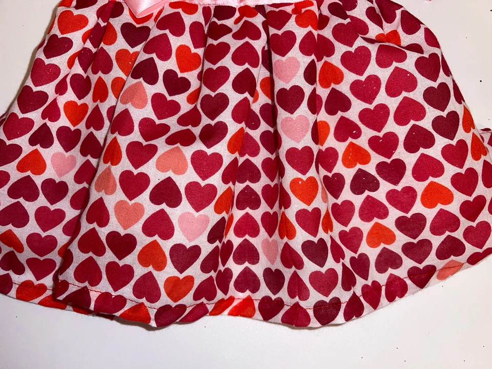 VESTIDO DE PERRO HECHO A MANO DÍA DE SAN VALENTÍN ROSA CORAZÓN PERRO ARNÉS PEQUEÑO LAZO DE PELO GRATIS Foto 2 de 4