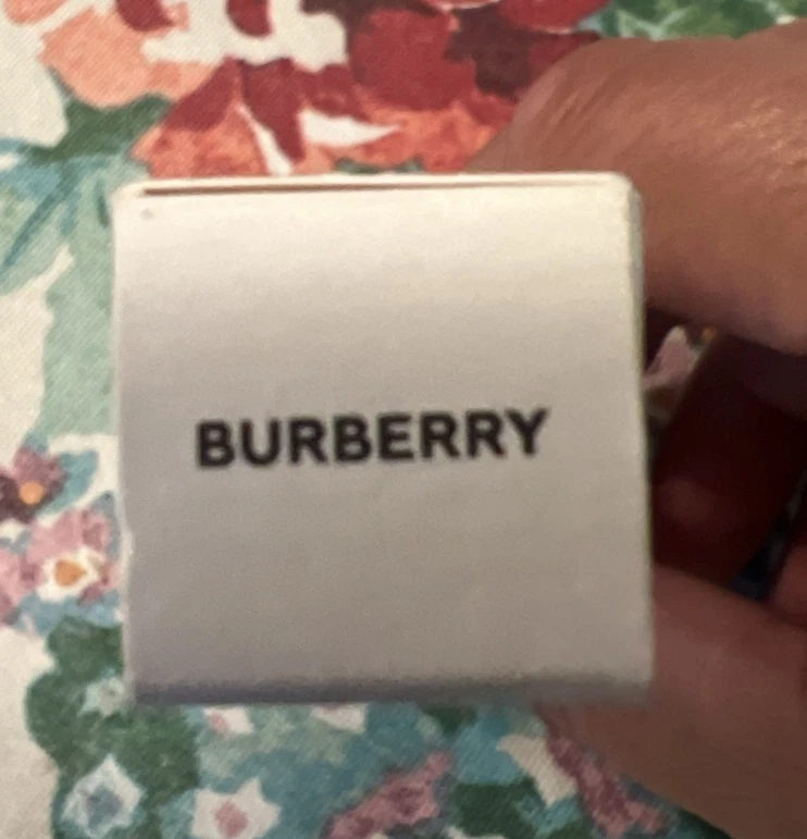 Nuevo en caja Burberry Her Eau De Parfum Spray Natural Vaporizador 0.33 OZ Foto 4 de 4