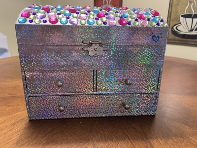 Justice jewelry and music box irridescent w/ gems in perfect condition
