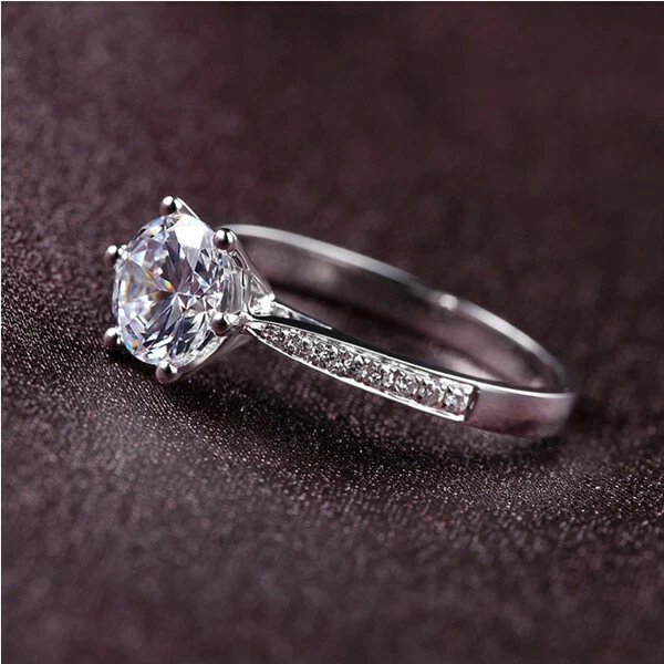 Silver Round Engagement Rings 2025