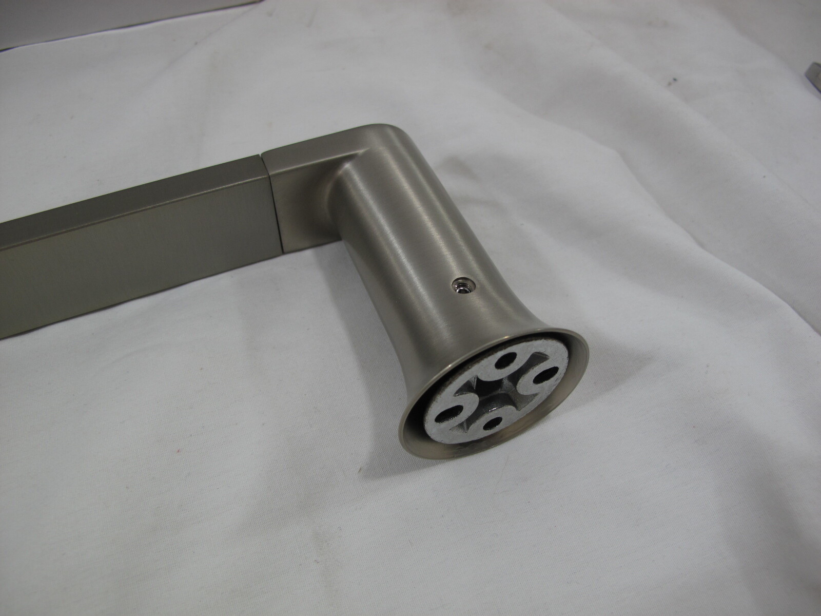 (1) NEW Moen Genta 24" Towel Bar BRUSHED NICKEL BH3824BN eBay