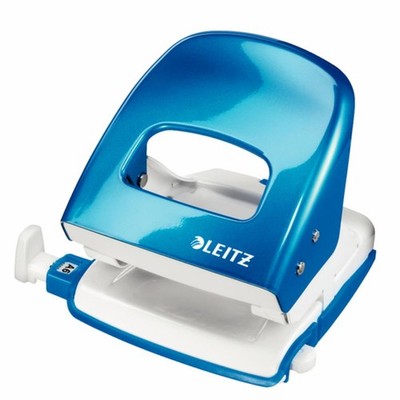 4002432395965 Dziurkacz na 30 kartek niebieski LEITZ 50081036 ESSELTE