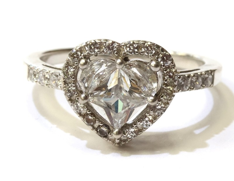 925 sterling silver CZ cubic zirconia illusion heart halo Fashion ring 4.1g band