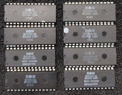 (1 Pack) Commodore Plus / 4 komplettes ROM Set (4 Stück) -=GETESTET=-