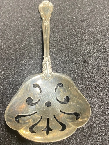 GORHAM ''CHANTILLY'' 925 STERLING SILVER SOLID BON BON SPOON