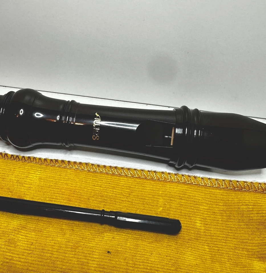 Aulos School Recorder 303A-E Inc. Bag & Cleaning Rod - Image 3 of 4