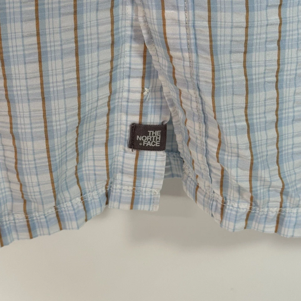 The North Face Lightweight Seersucker Button Up Shirt Men’s Large L - Image 3 of 4