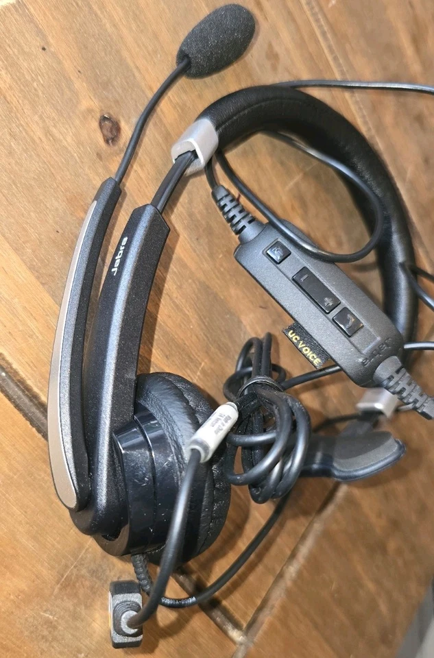 Jabra UC VOICE 550 Mono Black Headband Headsets. - Image 2 of 4