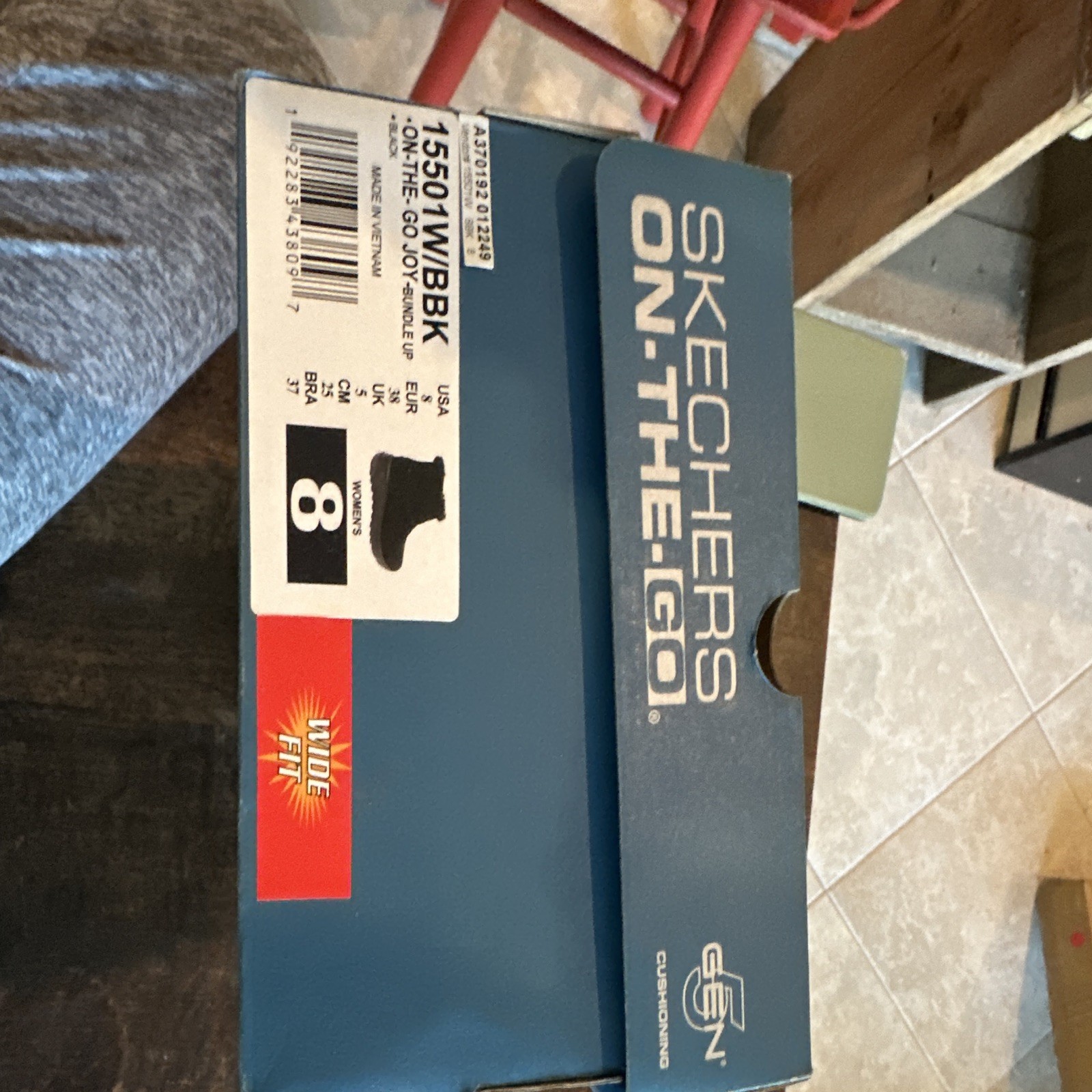 Sketchers On The Go black Women’s 8 Boot Slip On