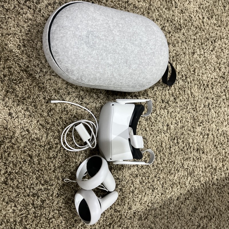 Meta Oculus Quest 2 256GB Standalone VR Headset - White With Travel Case+Charger