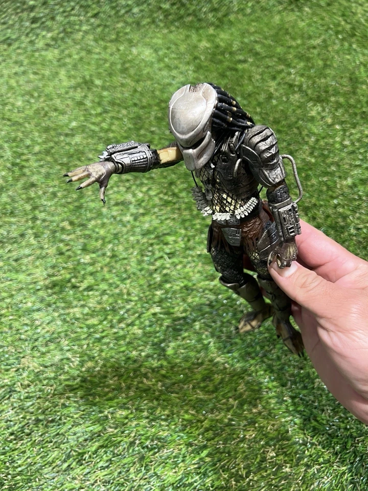 Figura de acción NECA Ultimate Jungle Hunter Predator 8" 2018 suelta sin accesorios Foto 2 de 3