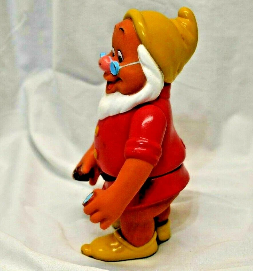 Boneco de vinil Disney's Vintage Branca de Neve e os Sete Anões Doc 6" - Imagem 3 de 4