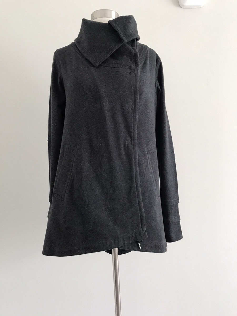 LULULEMON LONG SLEEVE STRETCHY SNAP FRONT CLOSURE POCKETS LINED