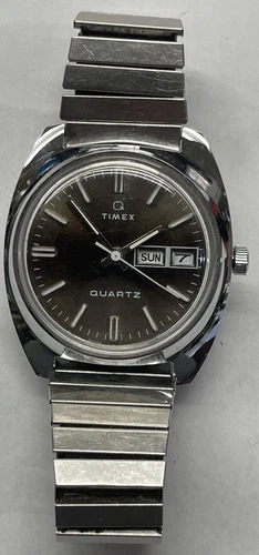 1970s VTG  Retro  Era Timex Quartz Watch~Day Date Mens Watch Wristwatch (A15)