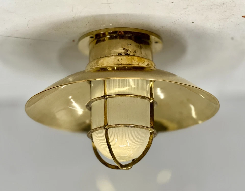 Juego de 2 luces de barco de latón antiguas originales náuticas pantalla de vidrio blanco vintage Foto 3 de 4