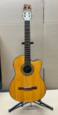 Classical Guitar (ACOUSTIC ELECTRIC) Olympia OC10 SCE