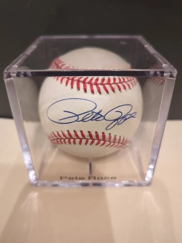 Pete Rose Signed Baseball. No COA
