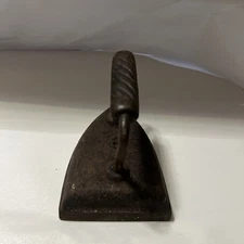 Vintage  #6 Cast Iron Sad Iron Antique / 6 Pounds