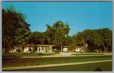 Sarasota Florida Oakhurst Motel 1715 N. Tamiami Trail c1958 Postcard