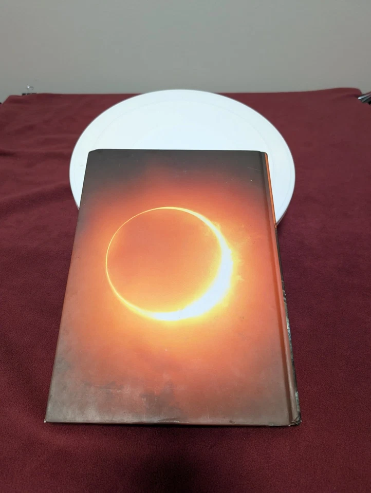 Shadow of The Tomb Raider Collector's Companion Tome Hardcover Guide 2018 - Image 2 of 4