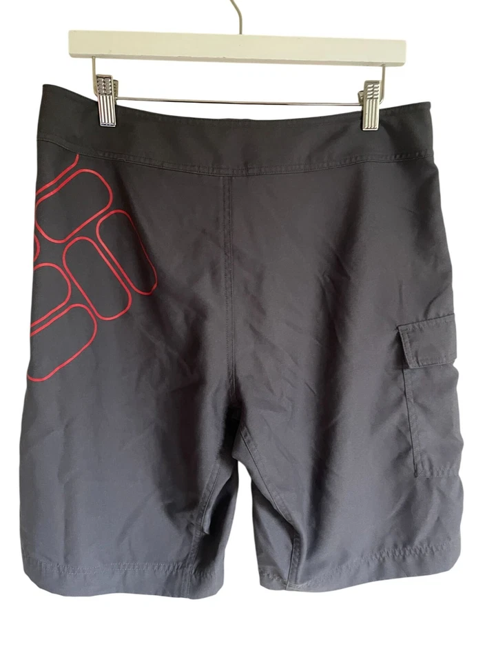Columbia Omni-Shield 灰色板短裤 W32 x 11 内缝橙色标志 — 第 2/4 张图片
