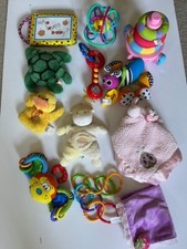 Assorted crib toys 12 pieces