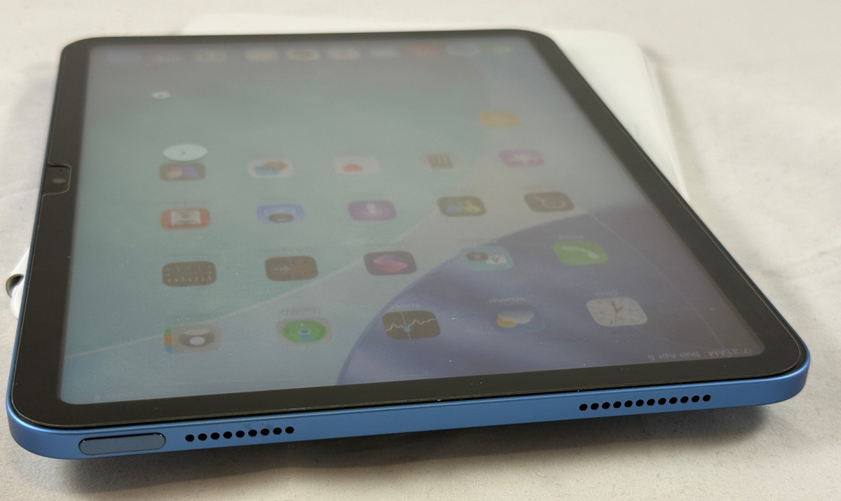 Apple iPad A16 11th Gen. Blue (128GB, WiFi + Apple Magic Keyboard