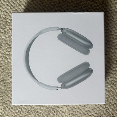 Apple AirPods Max Silver/White Over-Ear Bluetooth Noise Canceling w/ Case