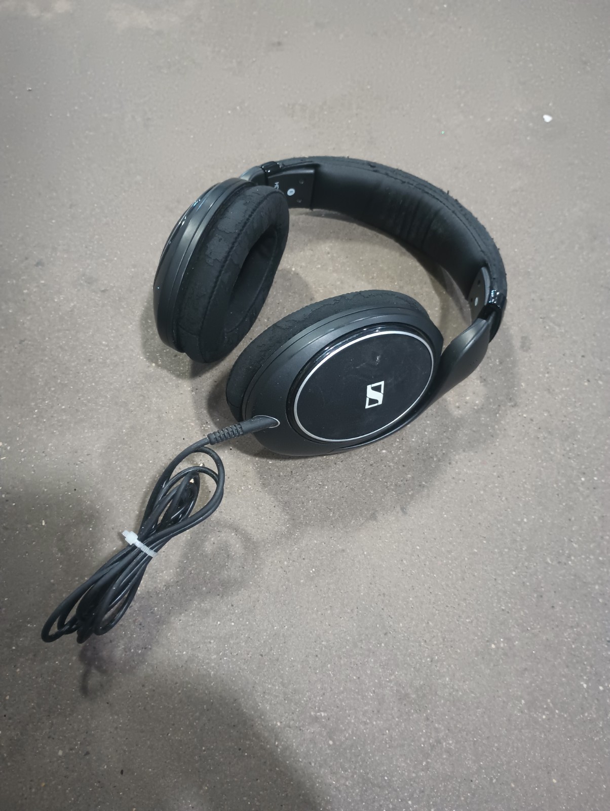 Sennheiser HD598Cs Over-Ear Wired Headphones Tested Working