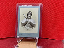 JOHNNY BENCH  2005 15/50 Donruss Portraits ZENITH BLUE B&W  SP-53