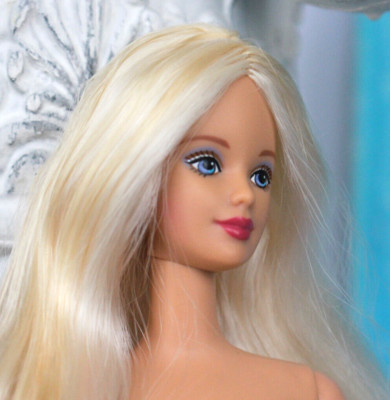 Nude Barbie Platinum Blonde long hair TnT blue eyes pink lips Mackie DBox4 OOAK