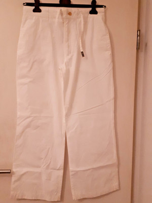 Weiße elegante Sommerhose von Burberry London   Marlene Dietrich Stil (Größe M)