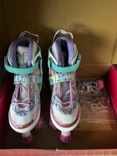 SULIFEEL  Lightup Adjustable Roller Skates Rainbow Unicorn Size YL. EU 37-39