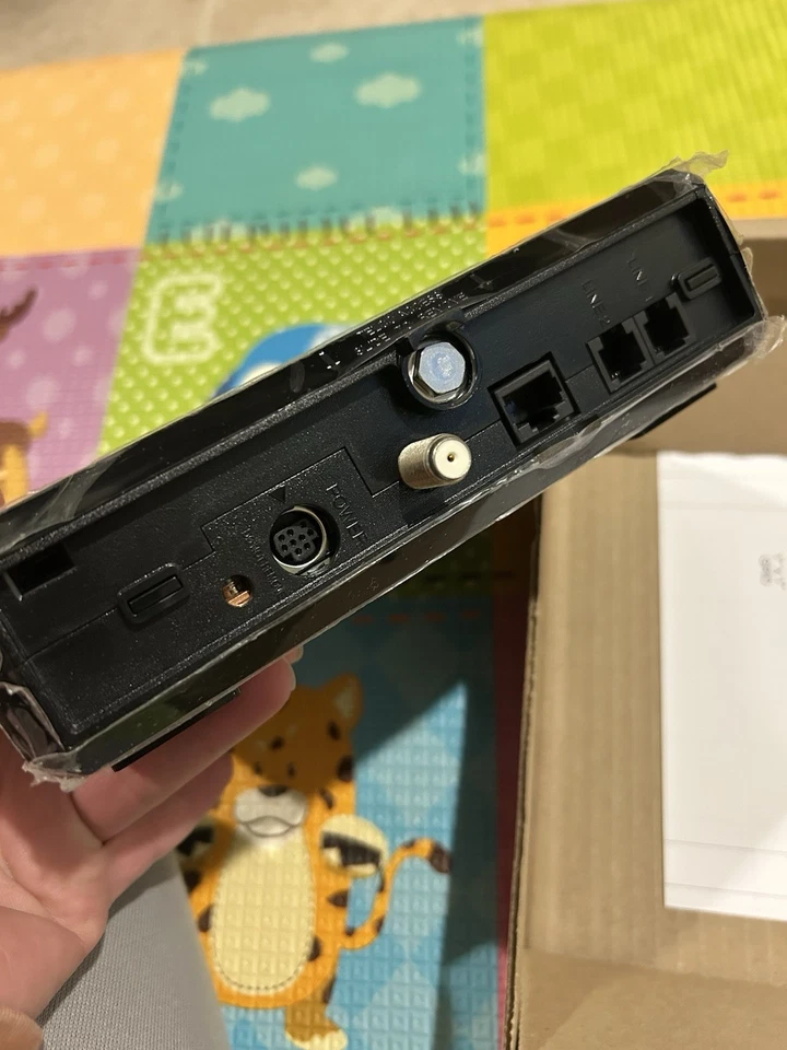 Arris Fios 10/100/1000 Managed Fiber Optic Network Terminal Phone/TV/Internet - Image 2 of 4