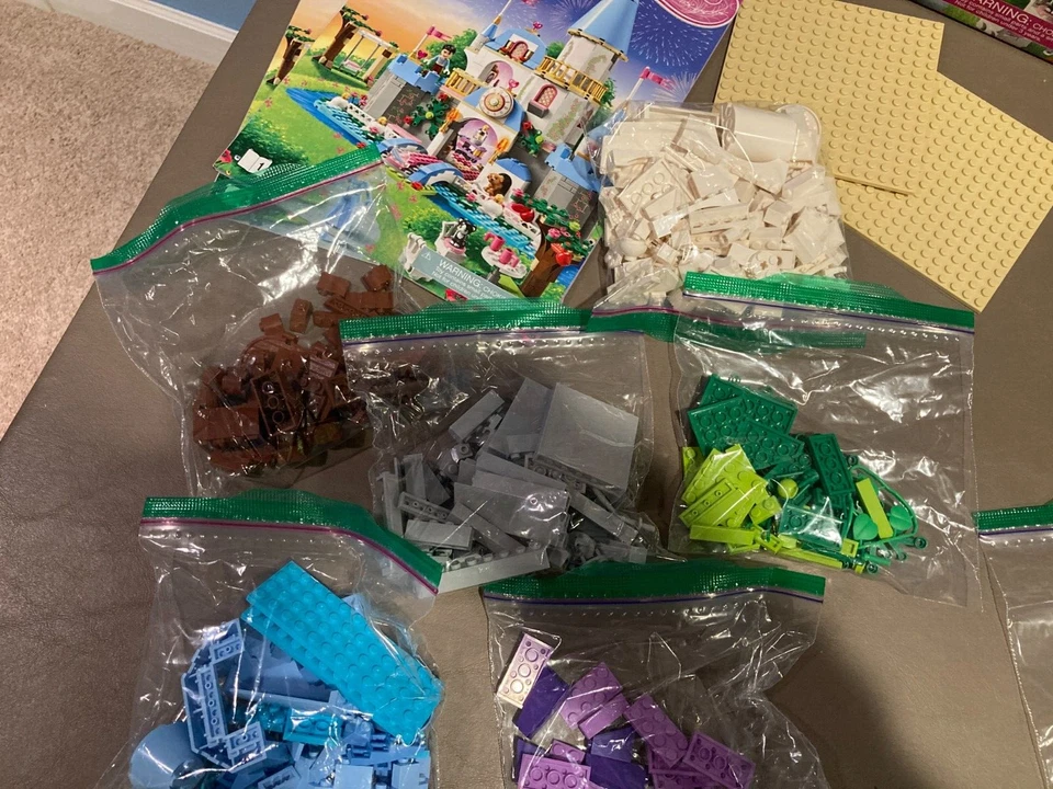 Lego Disney Princess CINDERELLA'S CASTLE 41055 Box, Pieces & Instruction Manuals - Image 3 of 4